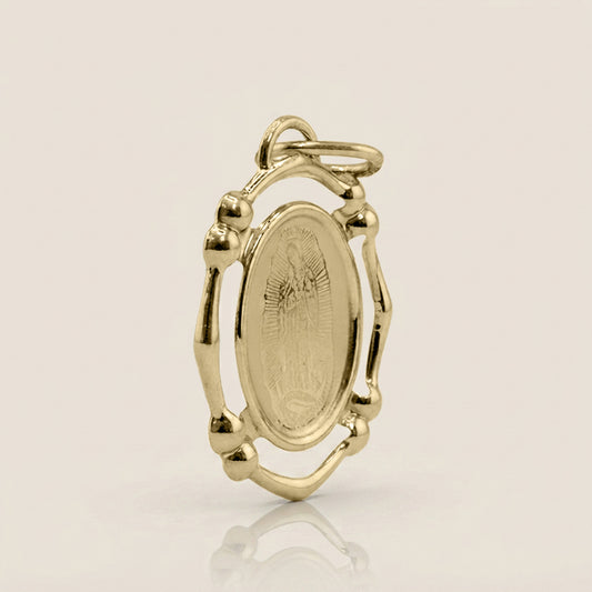 Medalla Virgen a Láser en Oro Amarillo de 14K