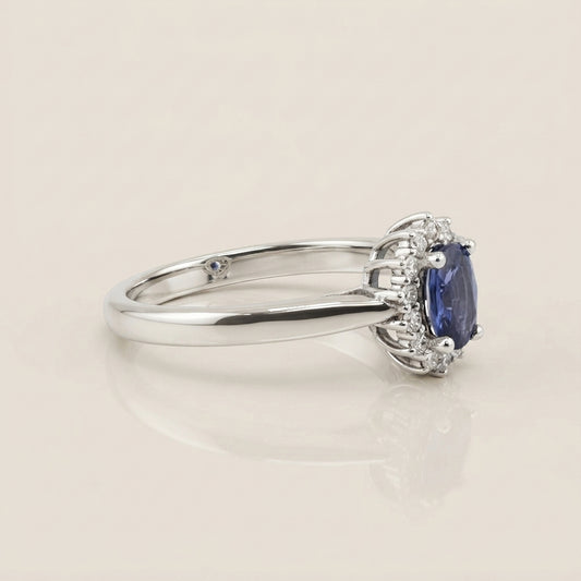Lady D con Zafiro y Diamantes en Oro Blanco de 14K