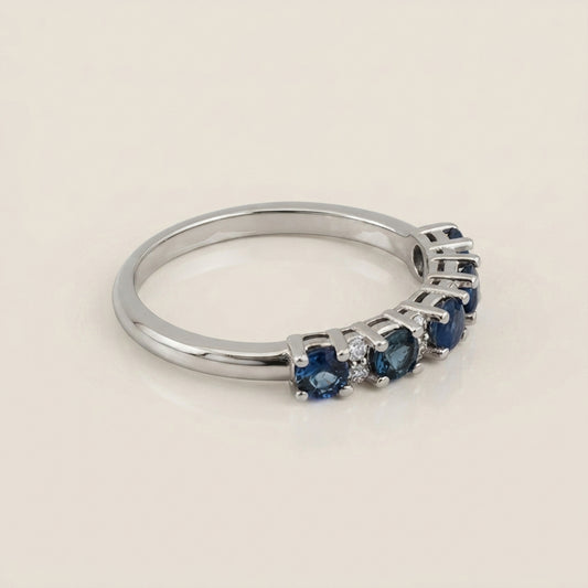 Churumbela Isabel con Zafiros y Diamantes en Oro Blanco de 14K