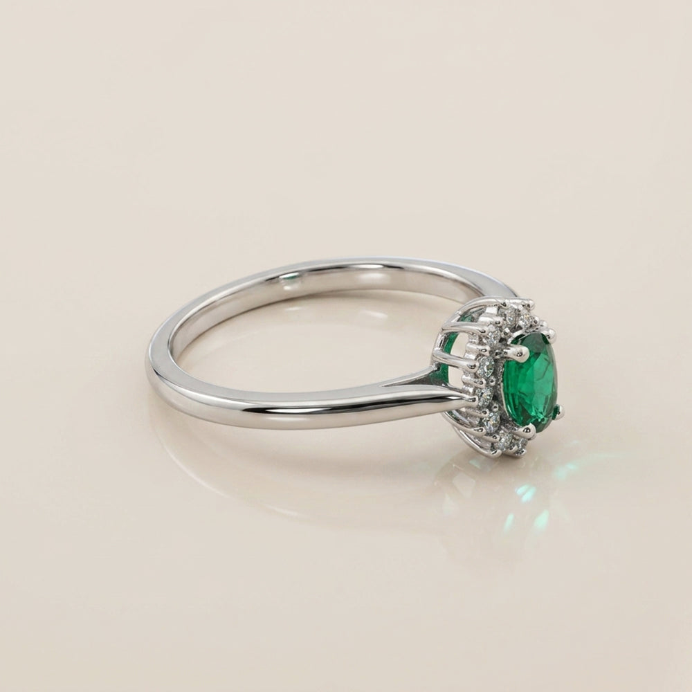 Lady D con Esmeralda y Diamantes en Oro Blanco de 14K