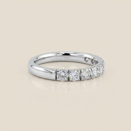 Churumbela Split Prong con Diamantes en Oro Blanco de 14K