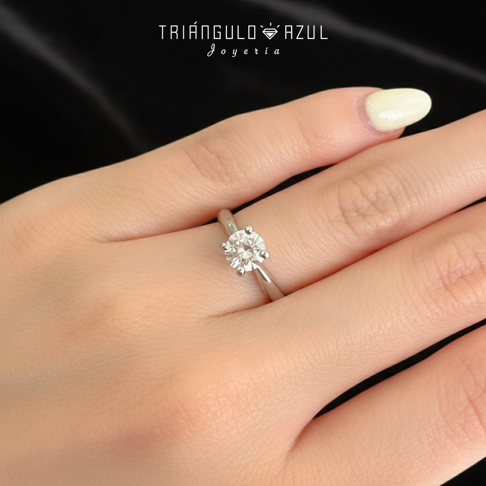 Anillo de Compromiso con Diamante 0.70 CTS G VS2 GIA en Oro Blanco de 14K