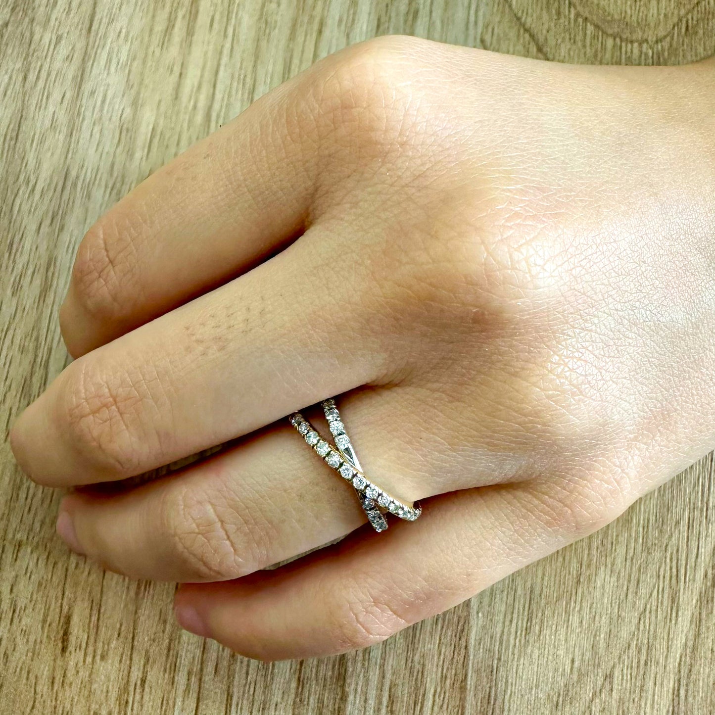 Churumbela Cruzada de Diamantes 0.63 CTS en Oro Amarillo y Oro Blanco de 14K