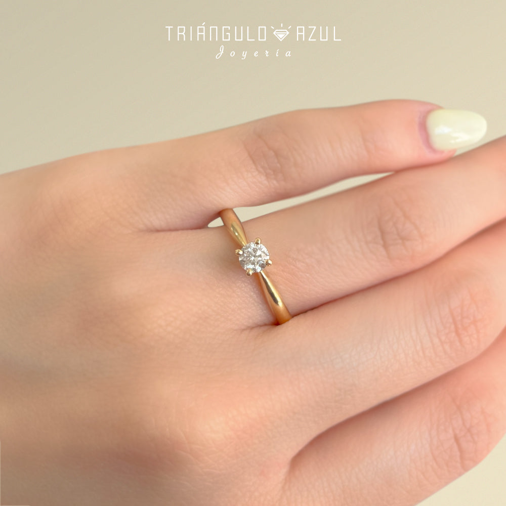 Anillo de Compromiso con Diamante de 0.32 CTS en Oro Amarillo de 14K