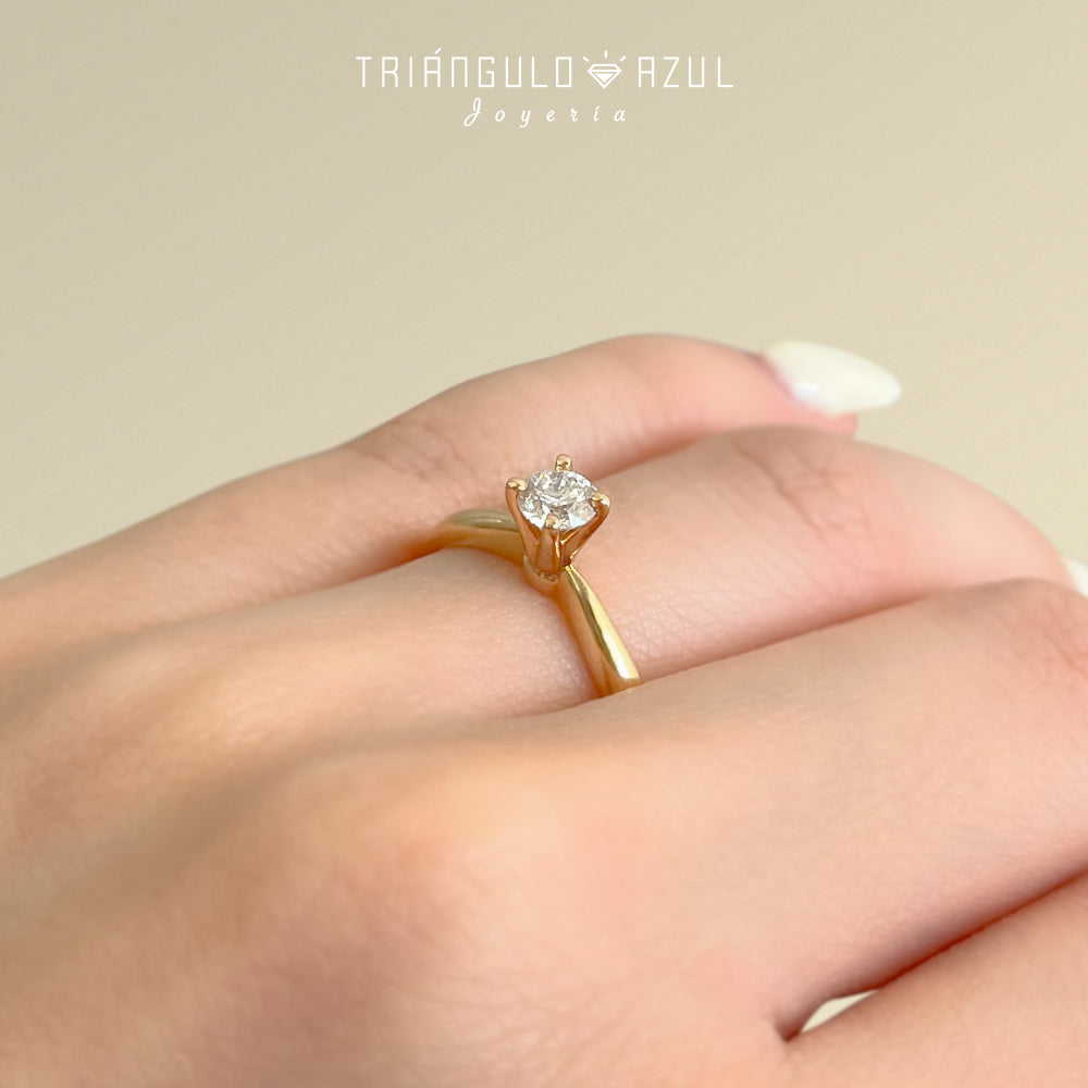 Anillo de Compromiso con Diamante de 0.32 CTS en Oro Amarillo de 14K