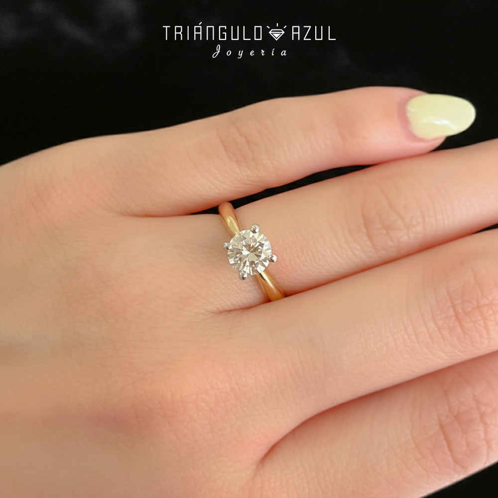 Anillo de Compromiso con Diamante 0.87 CTS en Oro Amarillo y Blanco de 14K