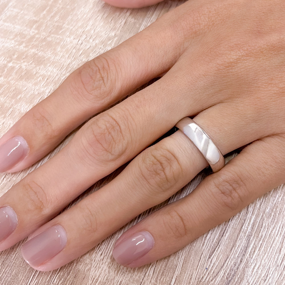 Argolla Media Caña de 5mm en Oro Blanco de 14K - Main Image