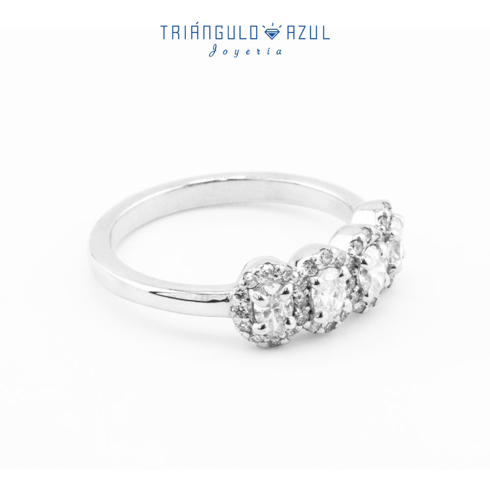 Churumbela Halo Oval de Diamantes con 0.78 CTS Total en Oro Blanco de 14K