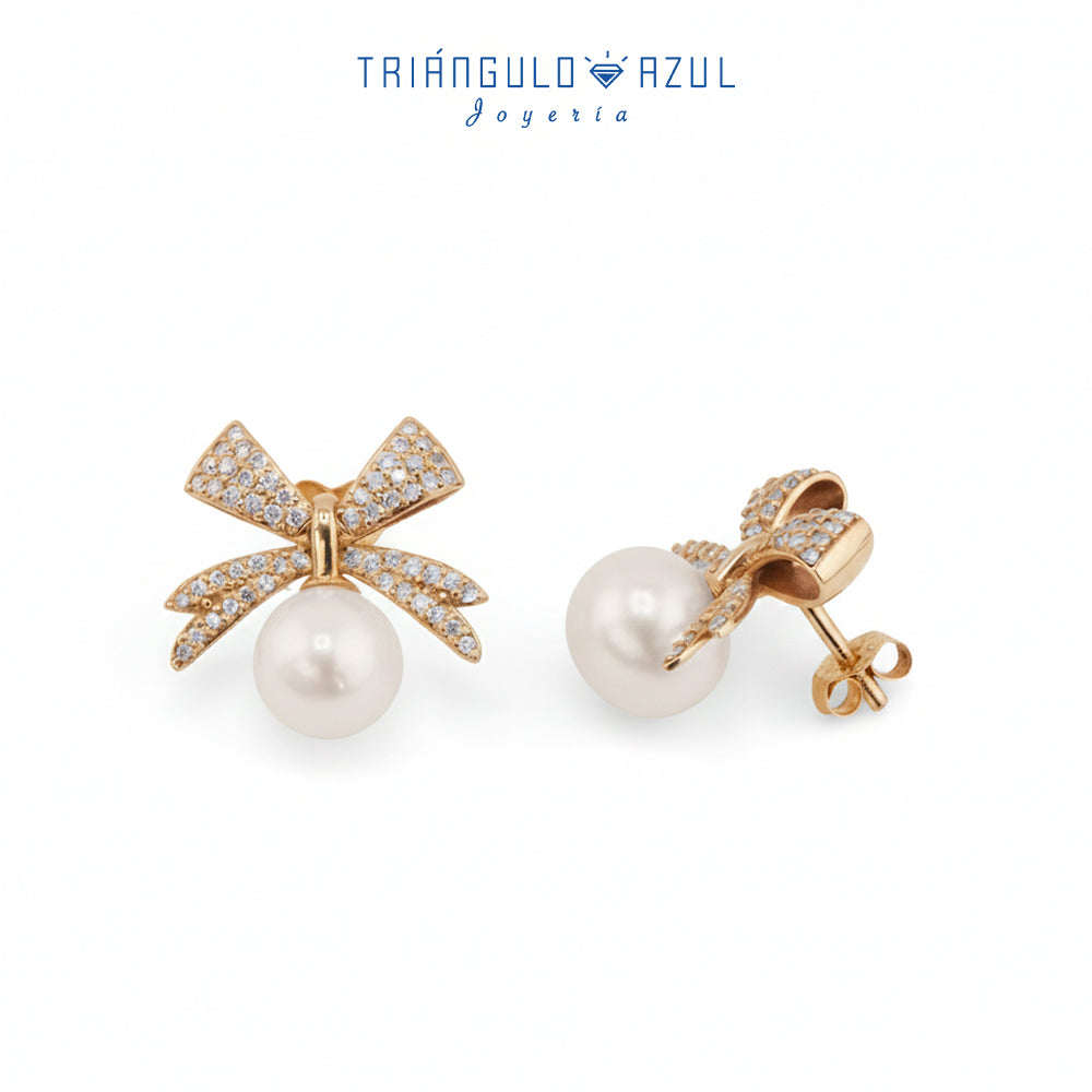 Aretes Moño Perlas con 2.07 CTS Total y Diamantes de 0.54 CTS Total en Oro Amarillo de 14K