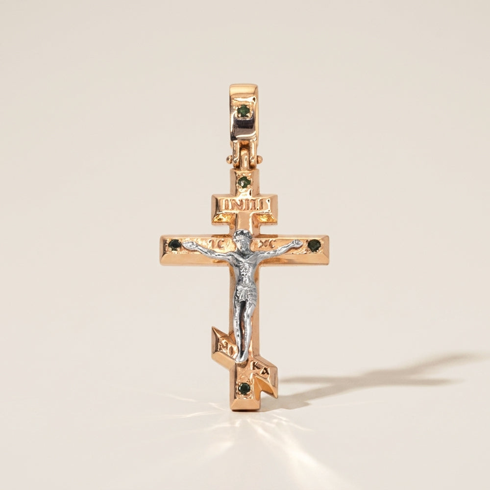 Dije Cruz de Esmeraldas en Oro Amarillo y Blanco de 14K