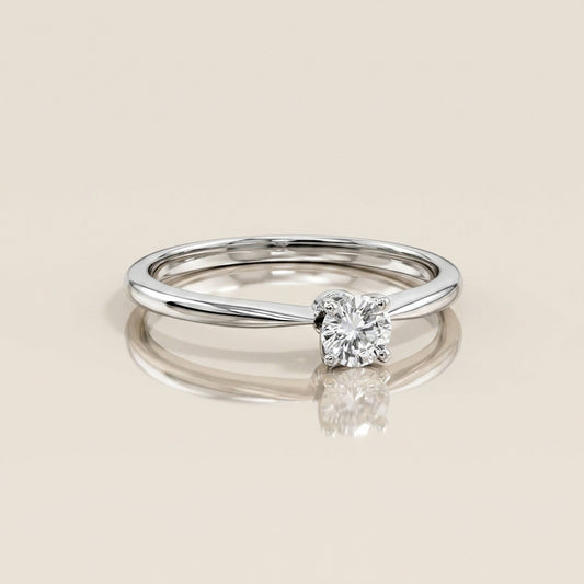 Anillo de Compromiso Solitario en Oro Blanco de 14K