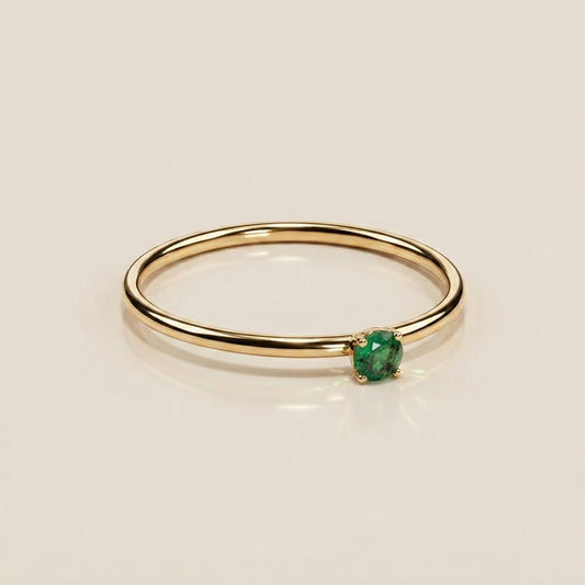 Anillo Solitario de Esmeralda en Oro Amarillo de 14K