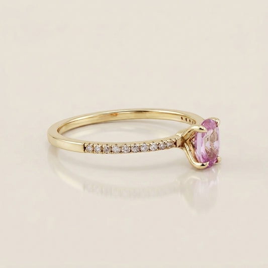Anillo Cóctel con Zafiro Rosa y Diamantes en Oro Amarillo de 14K