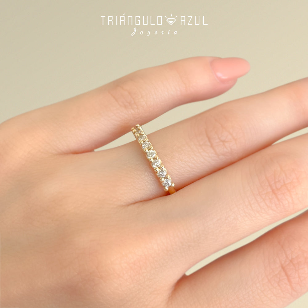 Churumbela Tipo U de Diamantes con 0.32 CTS Total en Oro Amarillo de 14K