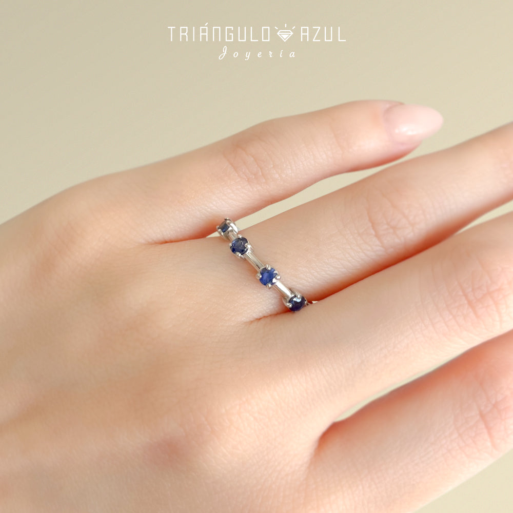 Churumbela Espaciada de Zafiros con 0.64 CTS Total en Oro Blanco de 14K