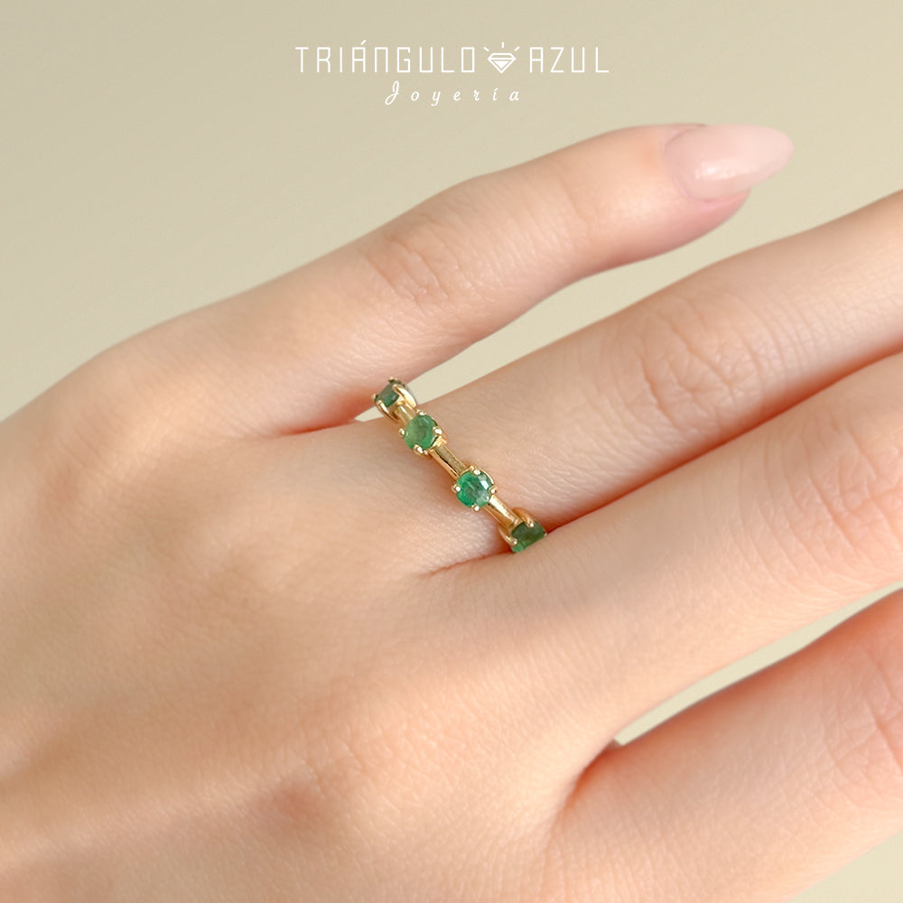 Churumbela Espaciada de Esmeralda con 0.56 CTS Total en Oro Amarillo de 14K