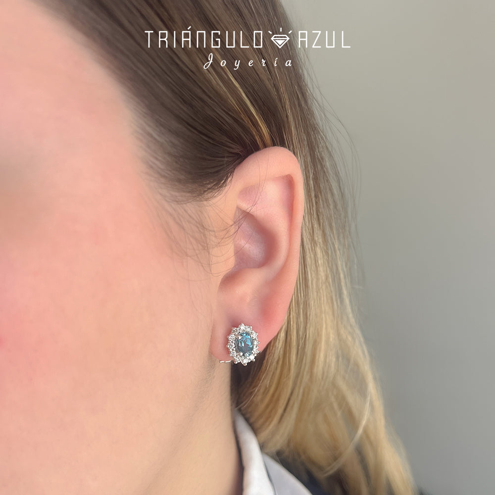 Aretes Lady D de Topacios London Bluev1.76CTS + Diamantes 0.60CTS en Oro Blanco de 14K