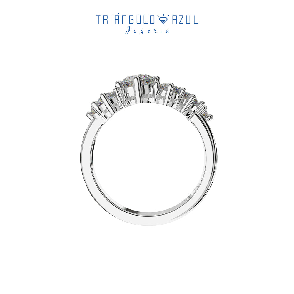 Anillo Cluster de Diamantes con 1.71 CTS Total en Oro Blanco de 18K