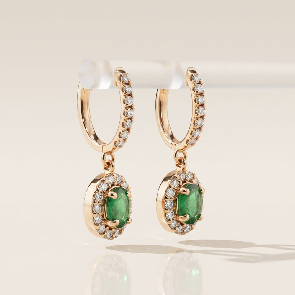 Arracadas con Colgantes de Esmeraldas y Diamantes en Oro Amarillo de 14K