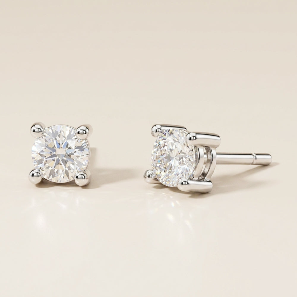 Broqueles Sencillos de Diamantes con 0.80 CTS Total en Oro Blanco de 14K