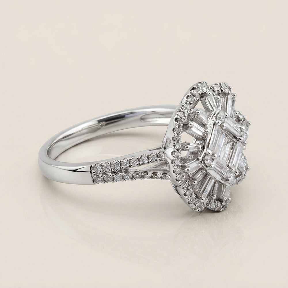 Anillo Flor con Diamantes en Oro Blanco de 18K