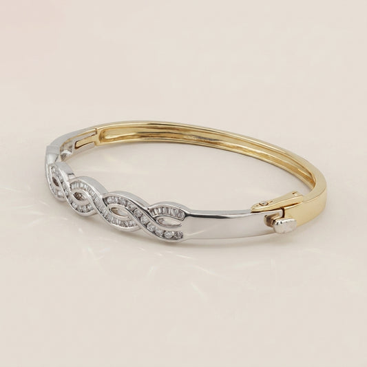 Pulsera Rígida con Diamantes en Oro Combinado Amarillo y Blanco de 14K