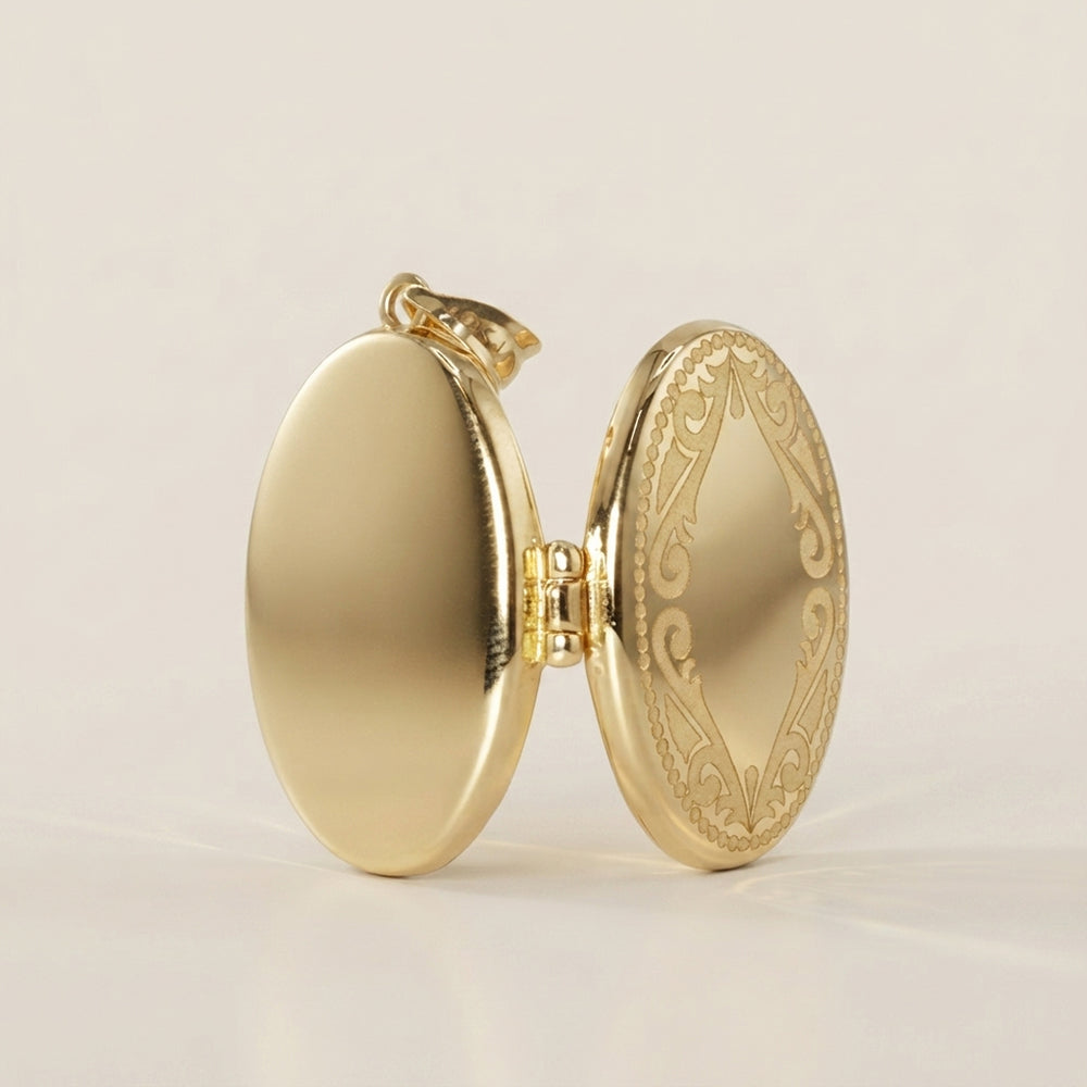 Dije Relicario Oval en Oro Amarillo de 10K