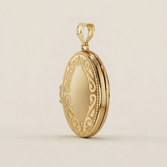 Dije Relicario Oval en Oro Amarillo de 10K