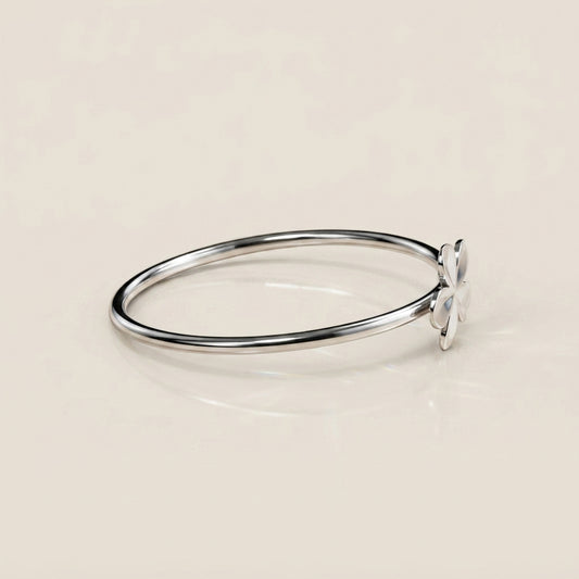 Anillo Flor en Oro Blanco de 14K