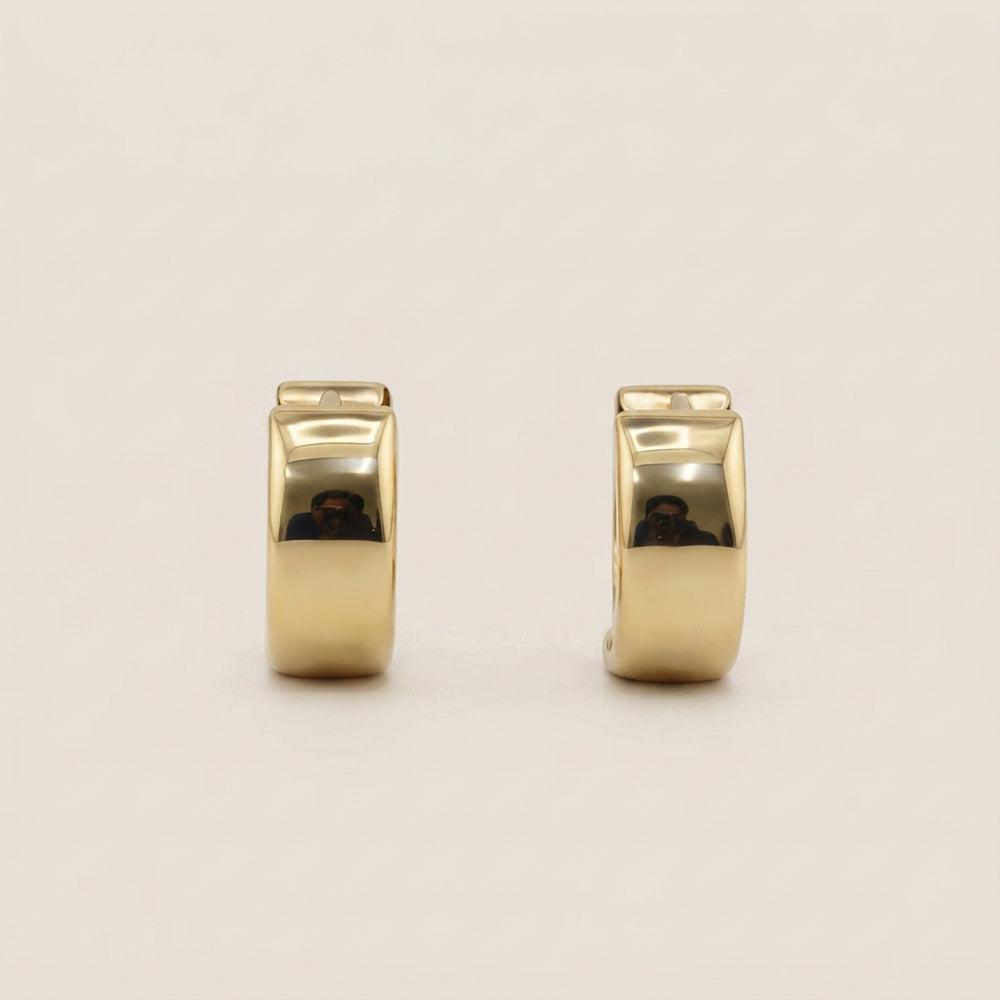 Aretes Huggies Redondos en Oro Amarillo de 14K
