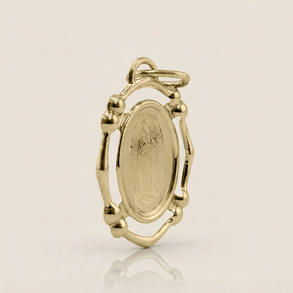 Medalla Virgen a Láser en Oro Amarillo de 14K