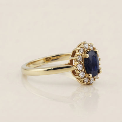 Lady D con Zafiro y Diamantes en Oro Amarillo de 14K