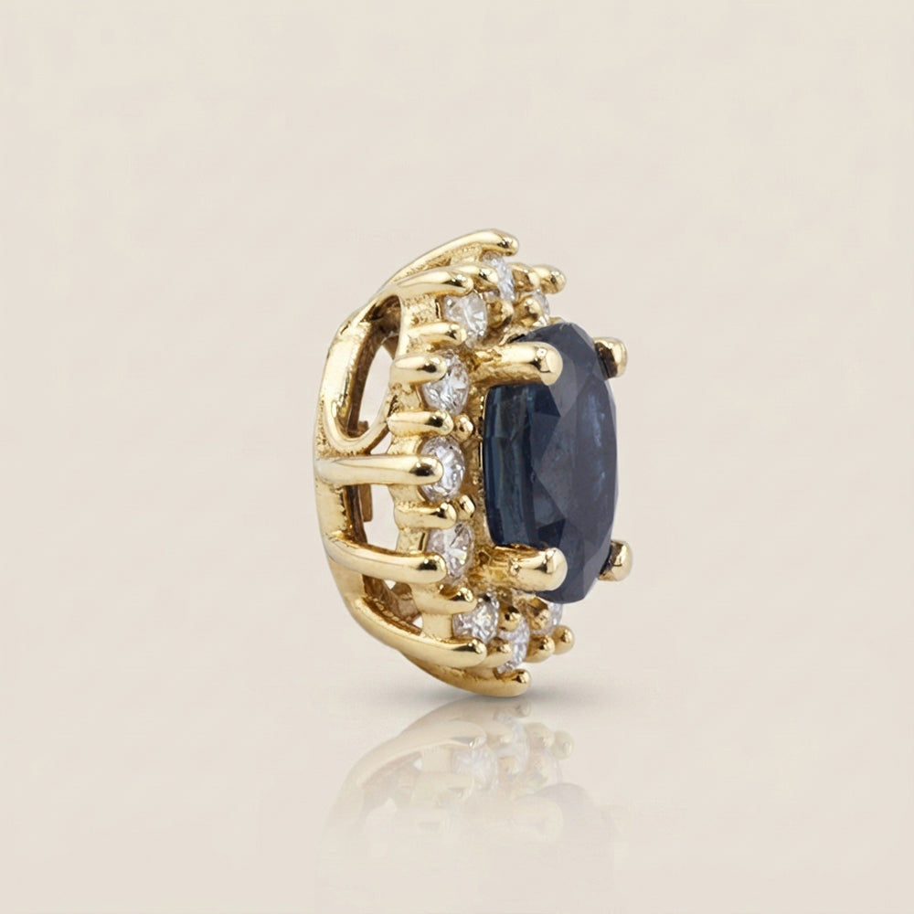 Dije Lady D con Zafiro y Diamantes en Oro Amarillo de 14K