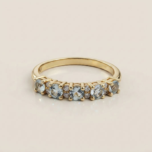 Anillo Isabel con Aquamarinas y Diamantes en Oro Amarillo de 14K