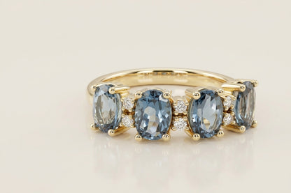 Churumbela Camila con Topacio London Blue y Diamantes en Oro Amarillo de 14K