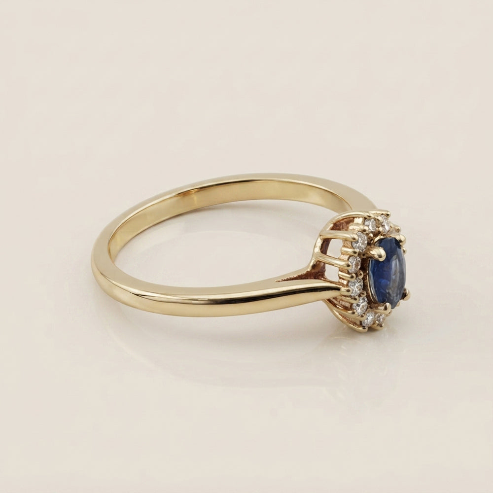 Lady D con Zafiro y Diamantes en Oro Amarillo de 14K