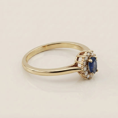 Lady D con Zafiro y Diamantes en Oro Amarillo de 14K