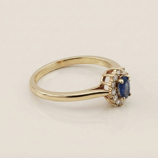 Lady D con Zafiro y Diamantes en Oro Amarillo de 14K