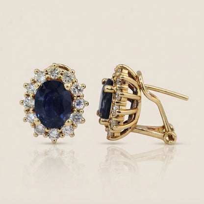 Aretes Lady D con Zafiros y Diamantes en Oro Amarillo de 14K