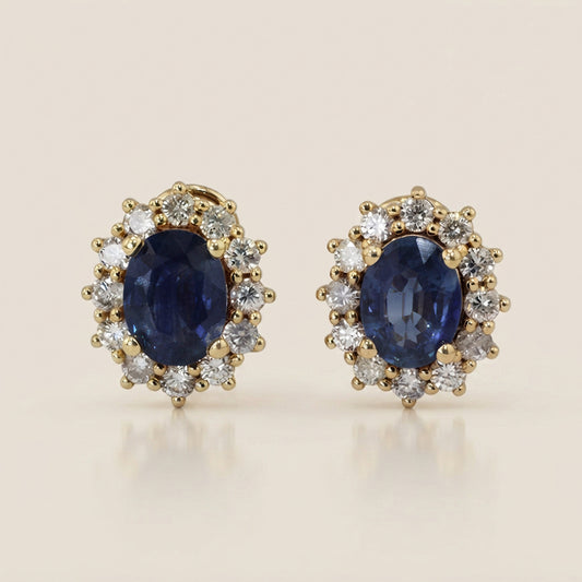 Aretes Lady D con Zafiros y Diamantes en Oro Amarillo de 14K