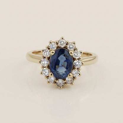 Lady D con Zafiro y Diamantes en Oro Amarillo de 14K