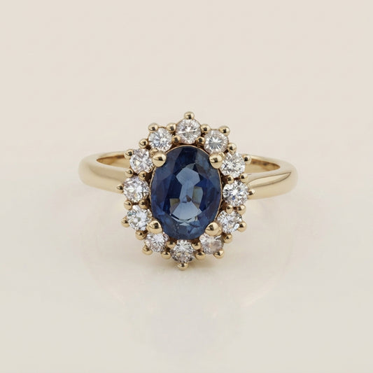 Lady D con Zafiro y Diamantes en Oro Amarillo de 14K