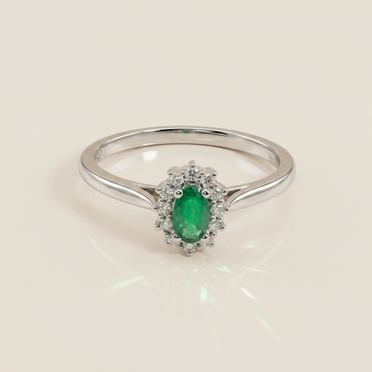 Lady D con Esmeralda y Diamantes en Oro Blanco de 14K