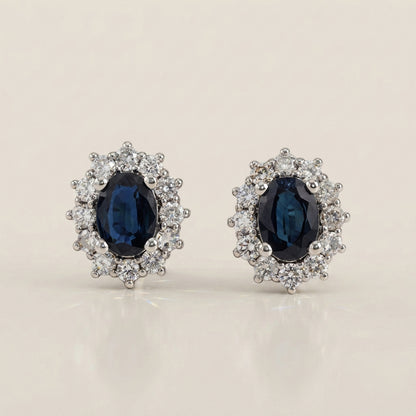 Aretes Lady D con Zafiros y Diamantes en Oro Blanco de 14K