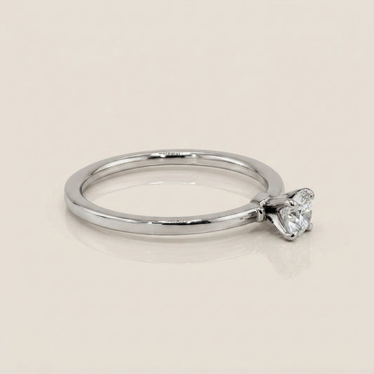Anillo de Compromiso Solitario en Oro Blanco de 14K (CERTIFICADO GIA)