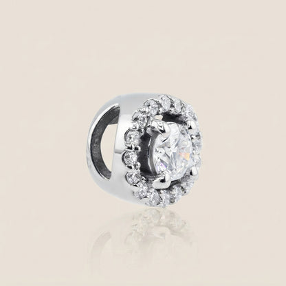 Dije Halo con Diamantes en Oro Blanco de 14K