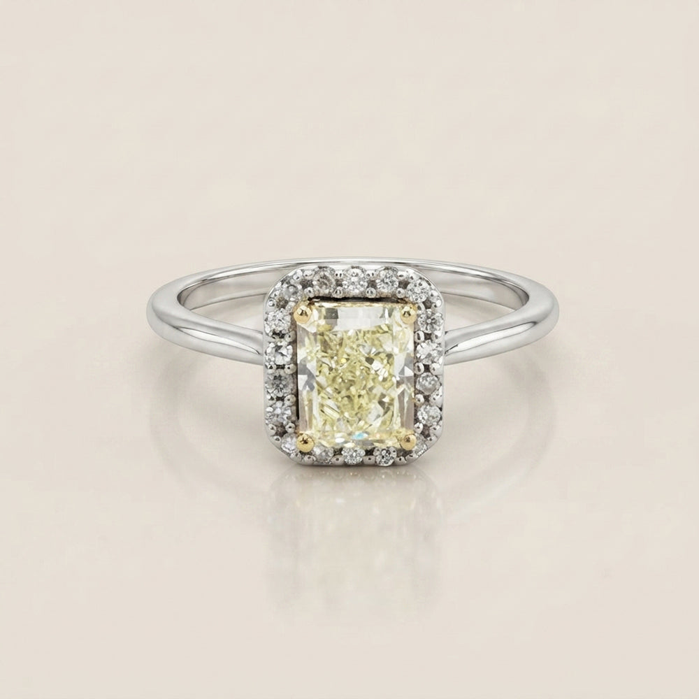 Anillo de Compromiso con Halo con Diamantes en Oro Blanco de 14K