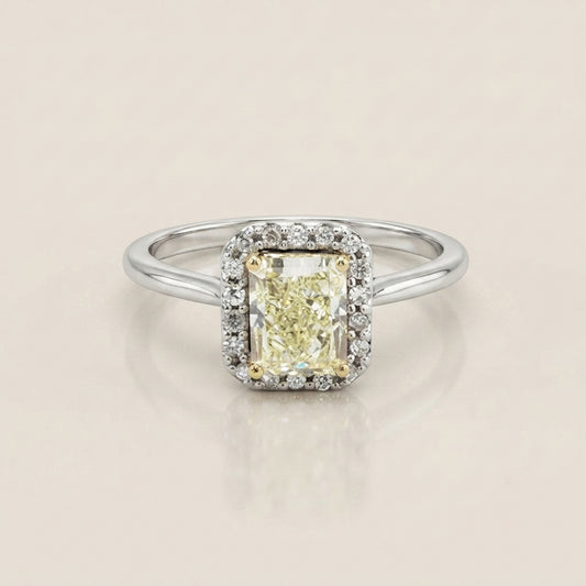 Anillo de Compromiso con Halo con Diamantes en Oro Blanco de 14K
