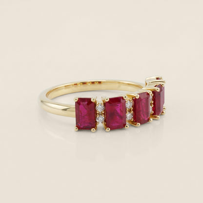 Churumbela con Rubíes y Diamantes en Oro Amarillo de 14K