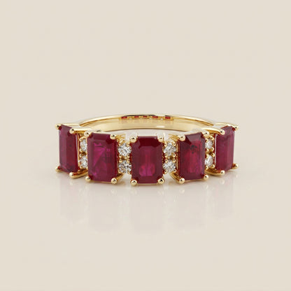 Churumbela con Rubíes y Diamantes en Oro Amarillo de 14K